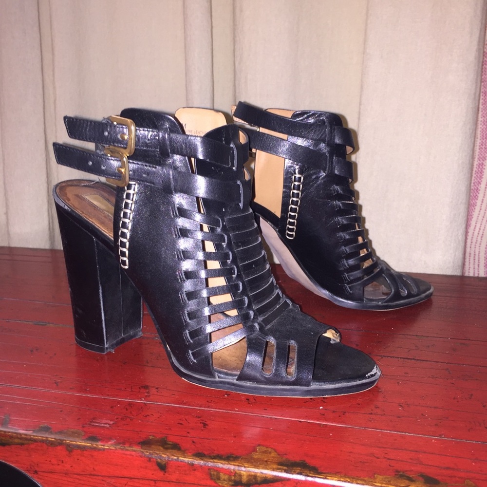 HALOGEN Black block heel sandals 👽